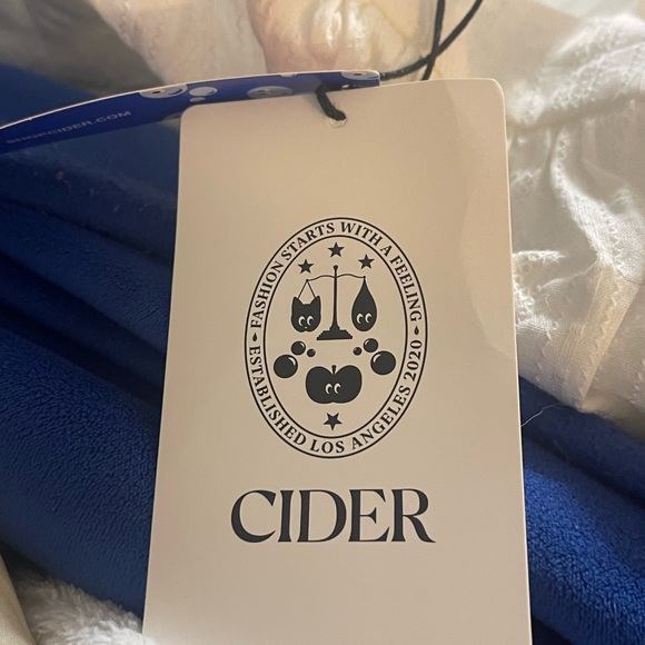 Cider White Ruffled Blouse - Picture 2 of 8